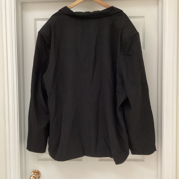 NWT - Pretty Little Thing black military button detail, plus size blazer - Picture 4 of 8